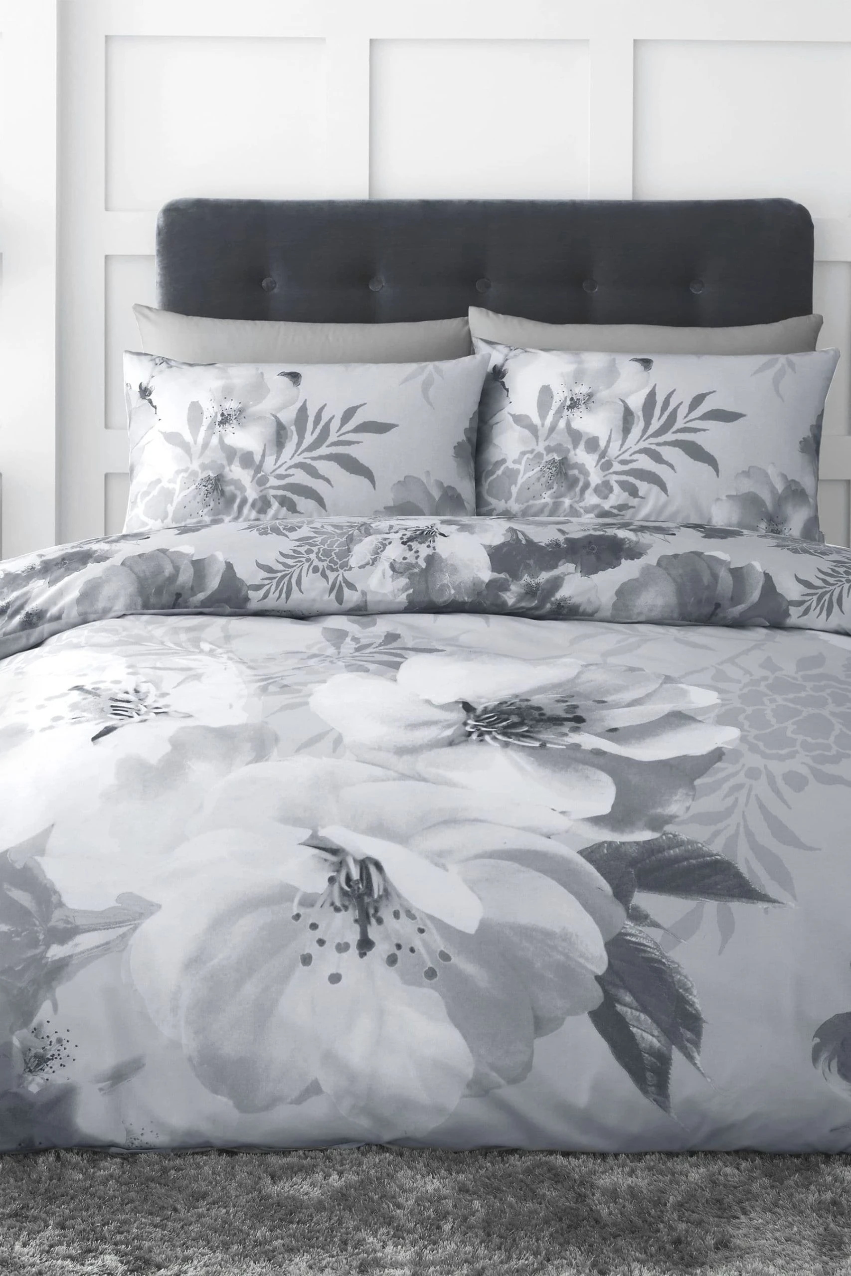 Catherine Lansfield Dramatic Floral Duvet Cover And Pillowcase Set