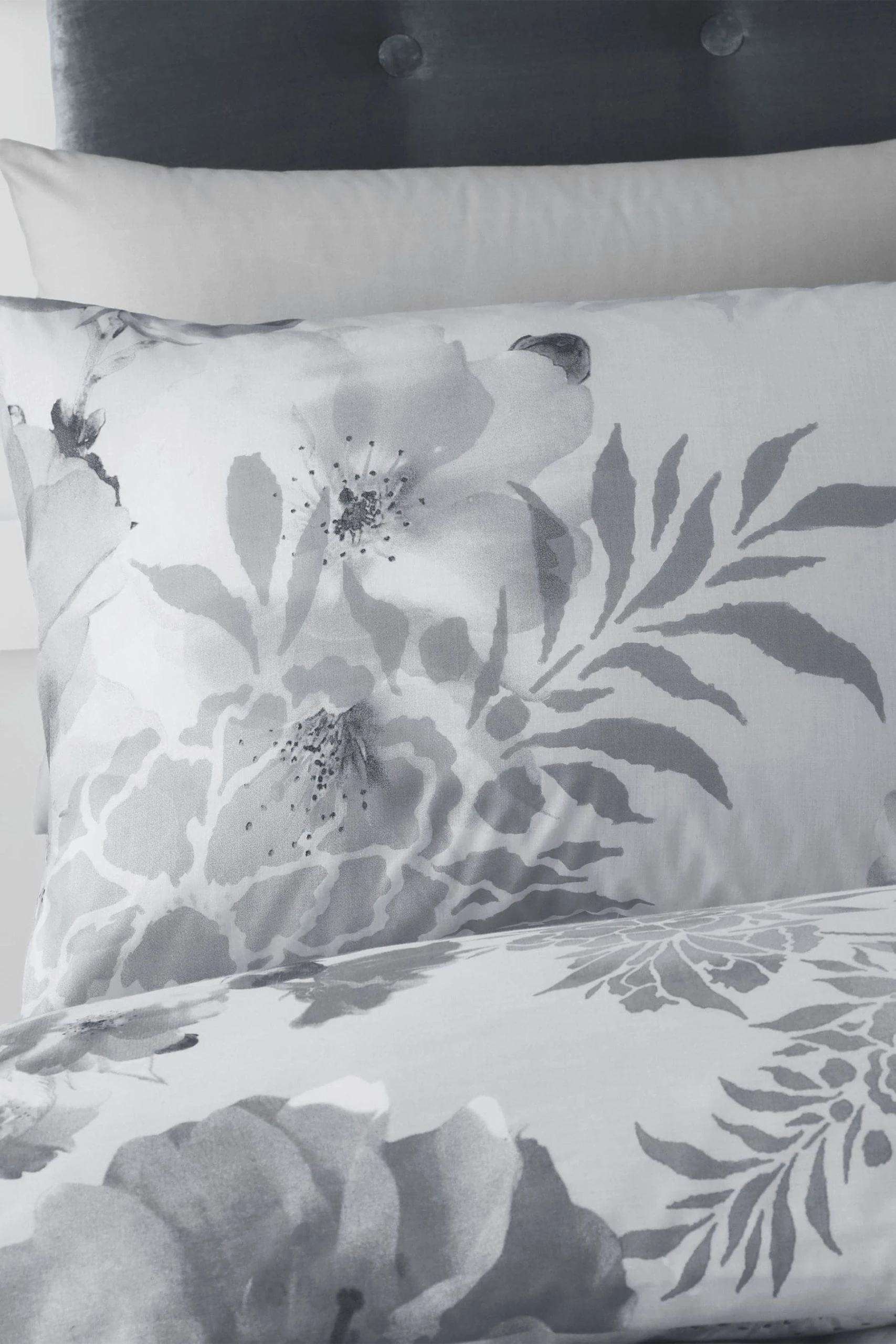 Catherine Lansfield Dramatic Floral Duvet Cover And Pillowcase Set - Image 2