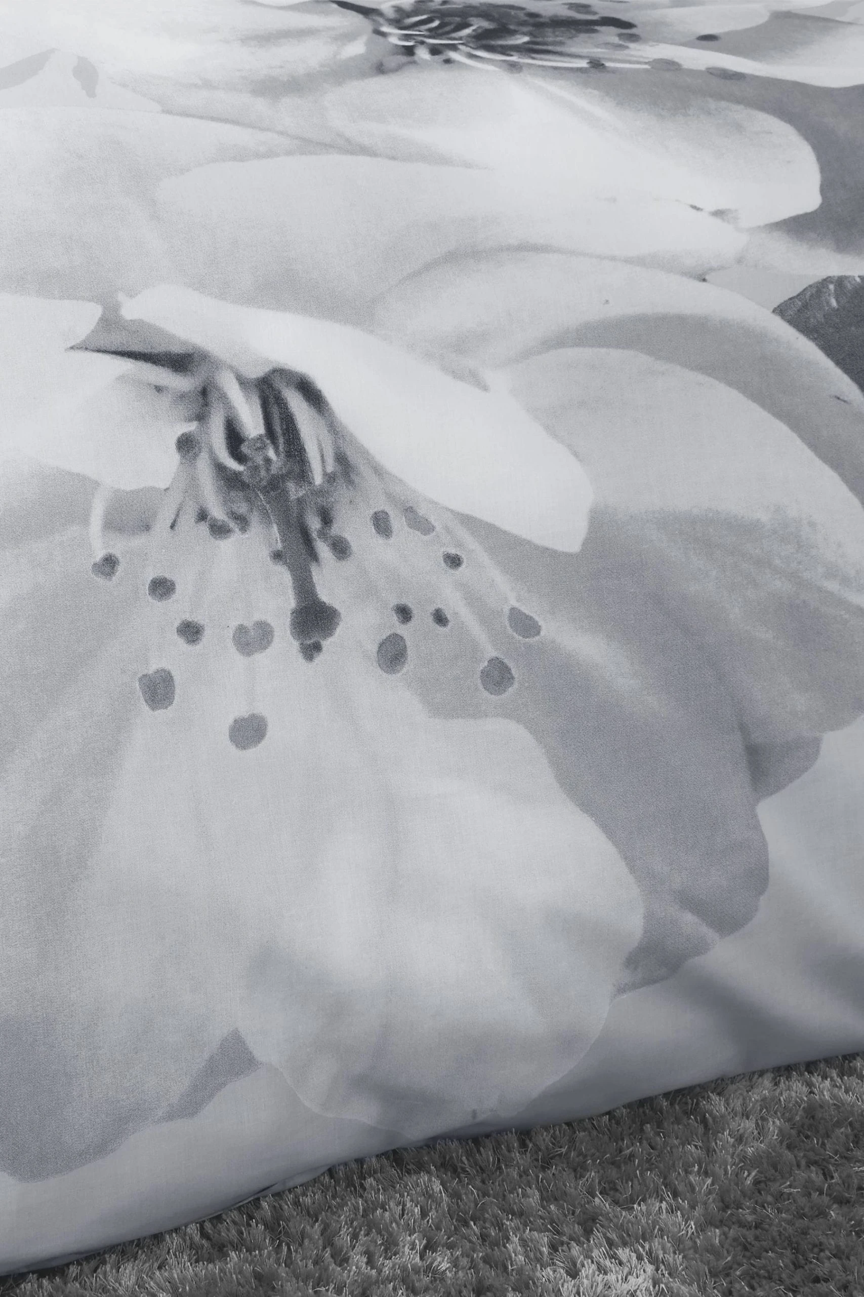 Catherine Lansfield Dramatic Floral Duvet Cover And Pillowcase Set - Image 4