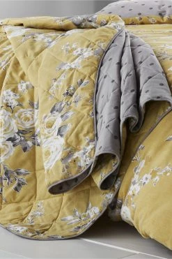 Catherine Lansfield Reversible Canterbury Floral Quilted Bedspread