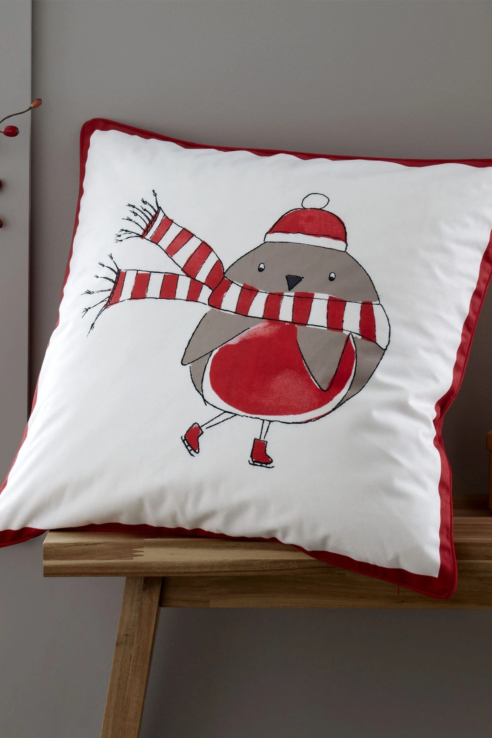 Catherine Lansfield Christmas Robin Cushion