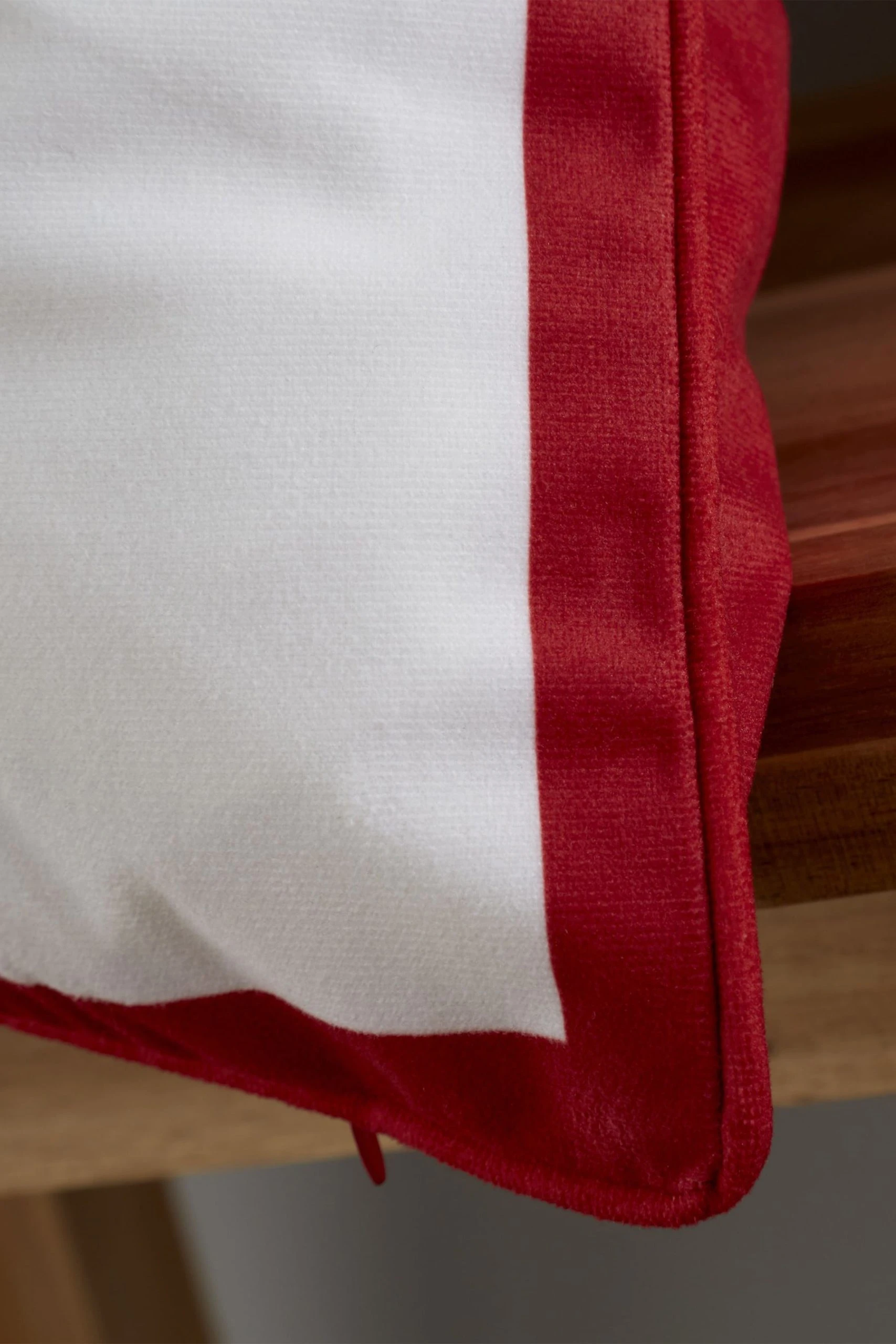 Catherine Lansfield Christmas Robin Cushion - Image 4