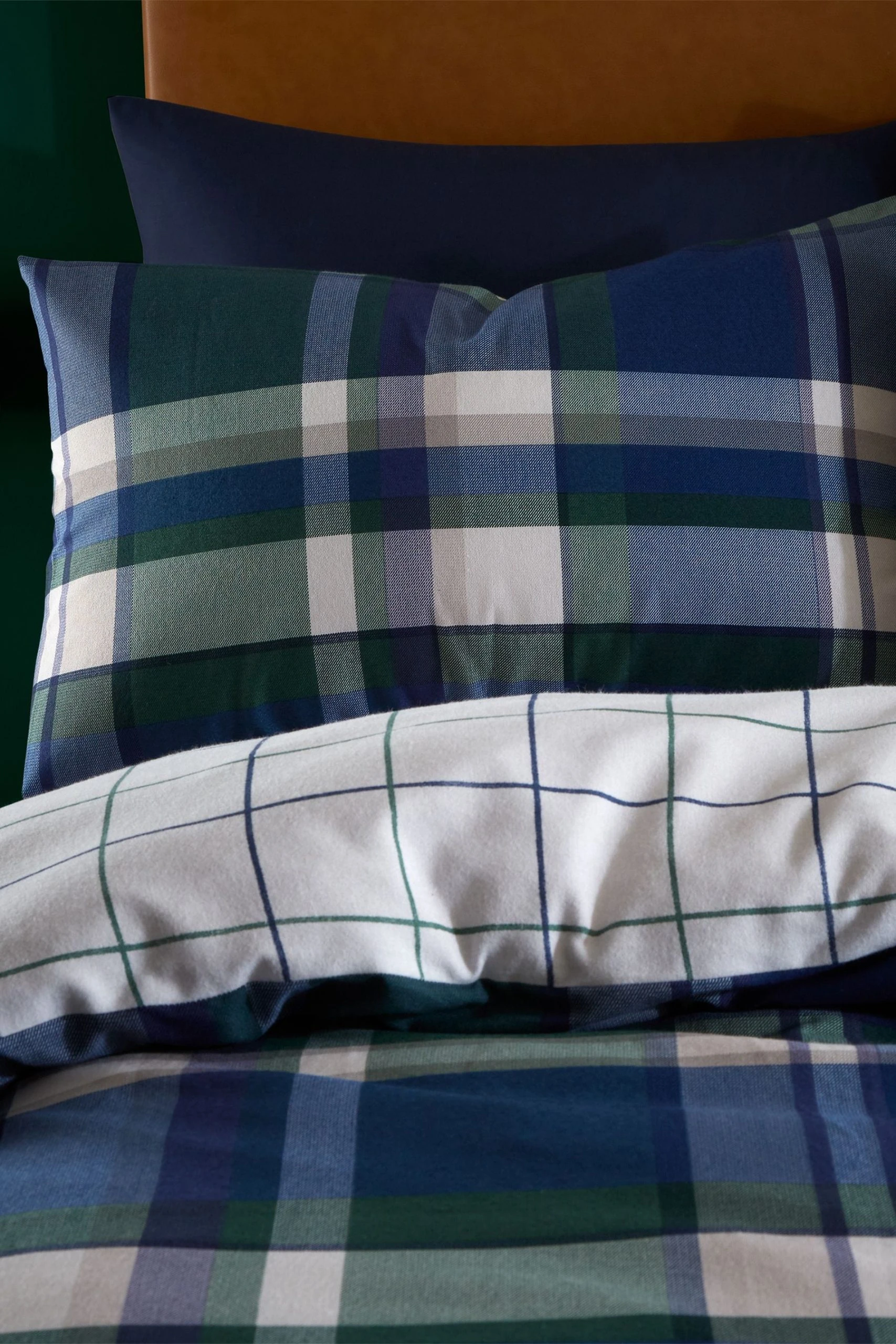 Catherine Lansfield Brushed Check Reversible Duvet Cover And Pillowcase Set 4 Catherine Lansfield Brushed Check Reversible Duvet Cover And Pillowcase Set - Image 2