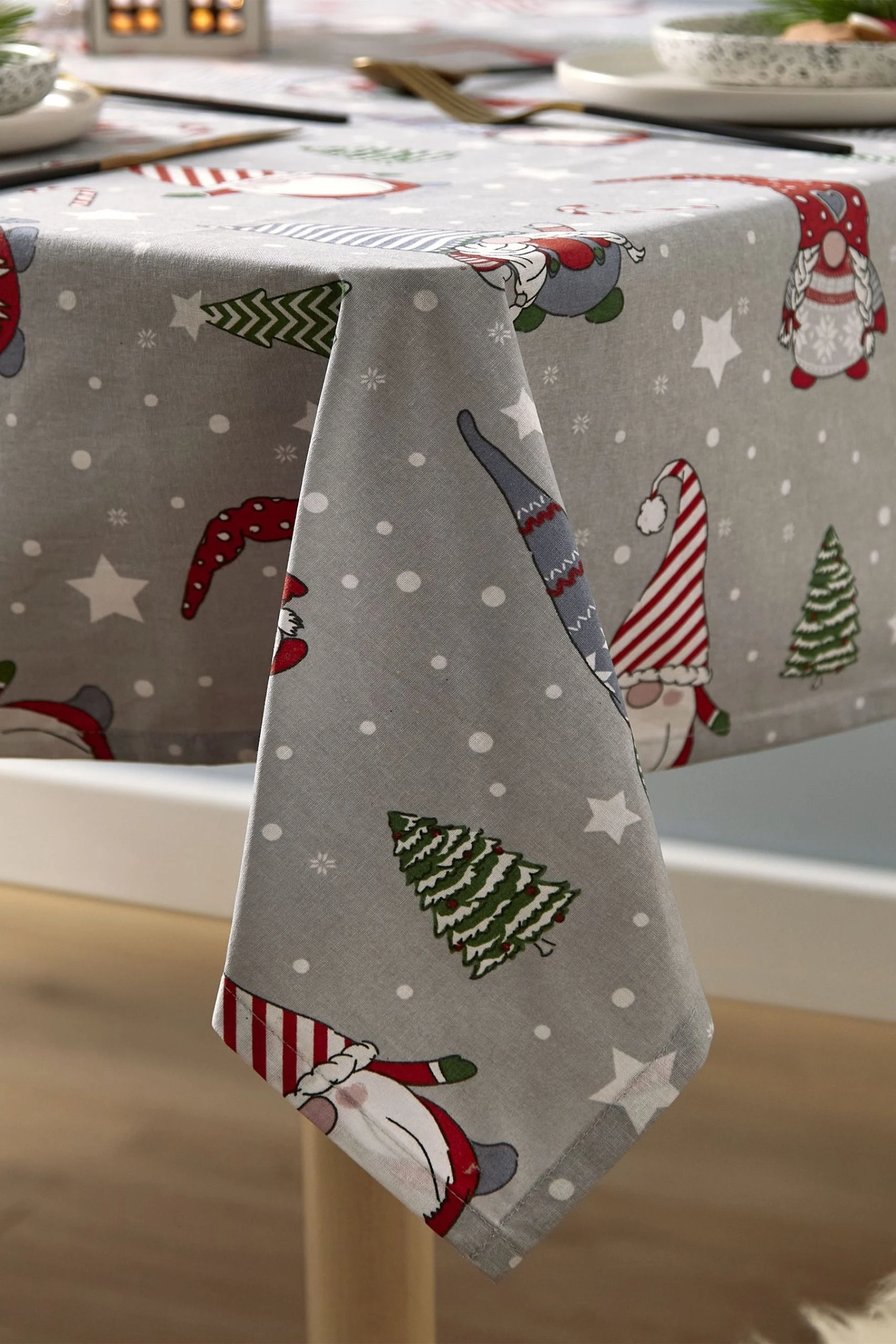 Catherine Lansfield Christmas Gnomes Wipeable Table Cloth 4 Catherine Lansfield Christmas Gnomes Wipeable Table Cloth - Image 2