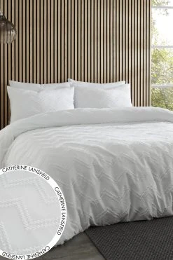 Catherine Lansfield Chevron Clipped Jacquard Duvet Cover And Pillowcase Set