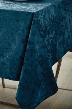 Catherine Lansfield Crushed Velvet Table Cloth