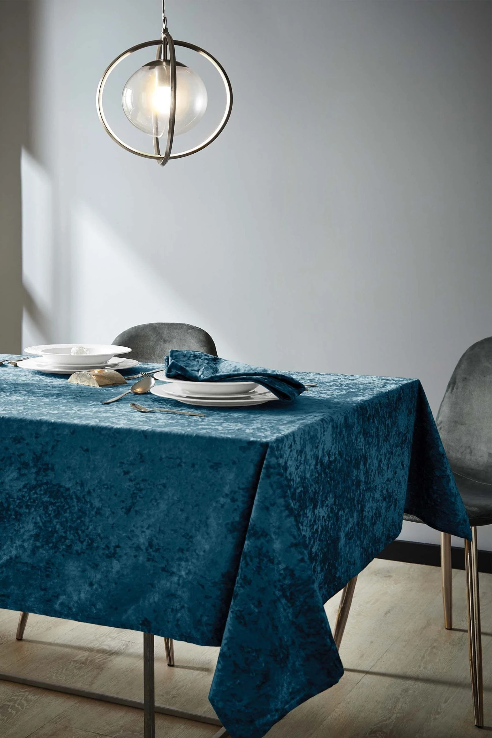 Catherine Lansfield Crushed Velvet Table Cloth 4 Catherine Lansfield Crushed Velvet Table Cloth - Image 2