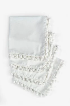 Alternative view of Next Pom Pom
