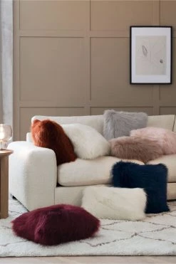 Next Long Faux Fur Cushion -Next shop T64 062s3