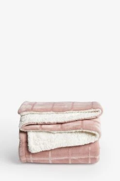 Next Cosy Sherpa Fleece Grid Throw -Next shop U15607s3