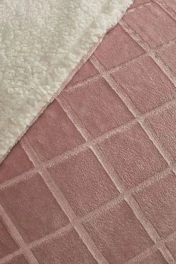 Next Cosy Sherpa Fleece Grid Throw -Next shop U15607s4